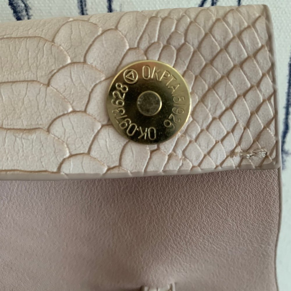 Vera New York Crossbody Bag In Blush - Picture 12 of 13